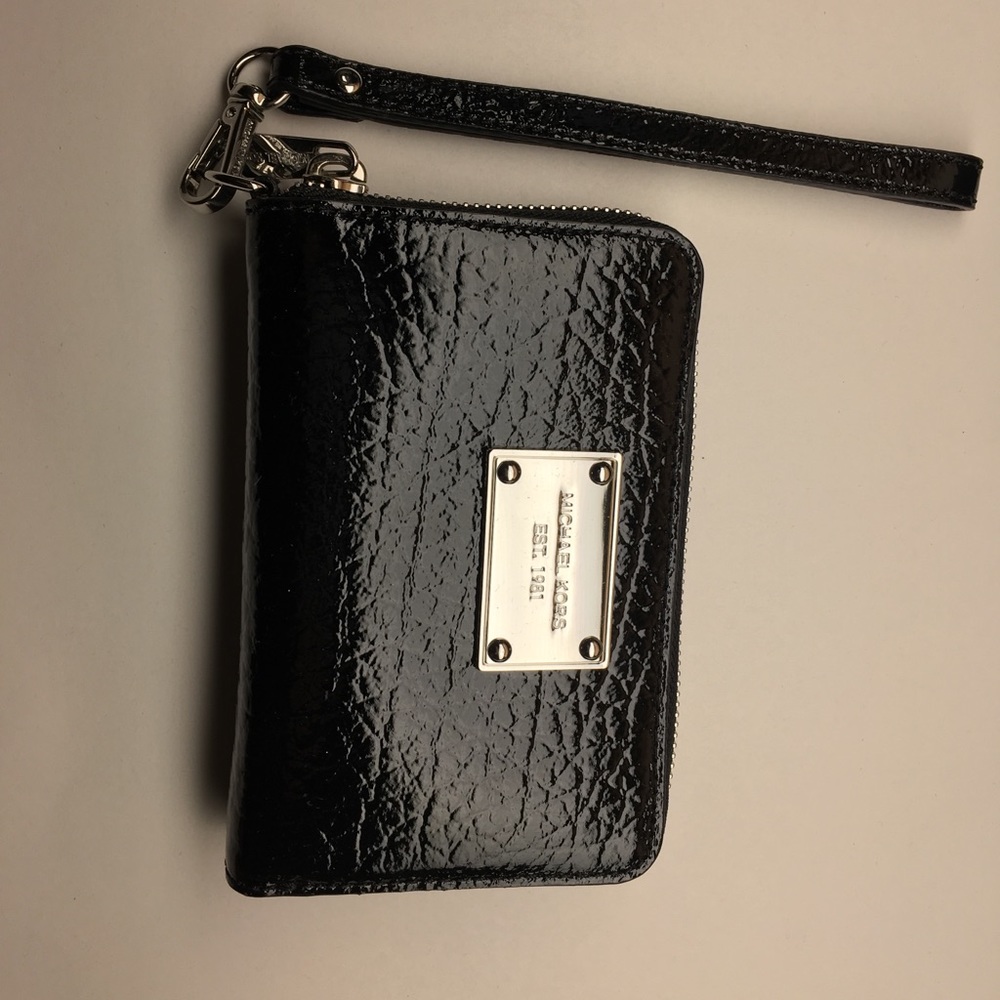 Michael Kors Brand New Wristlet/Wallet with tags